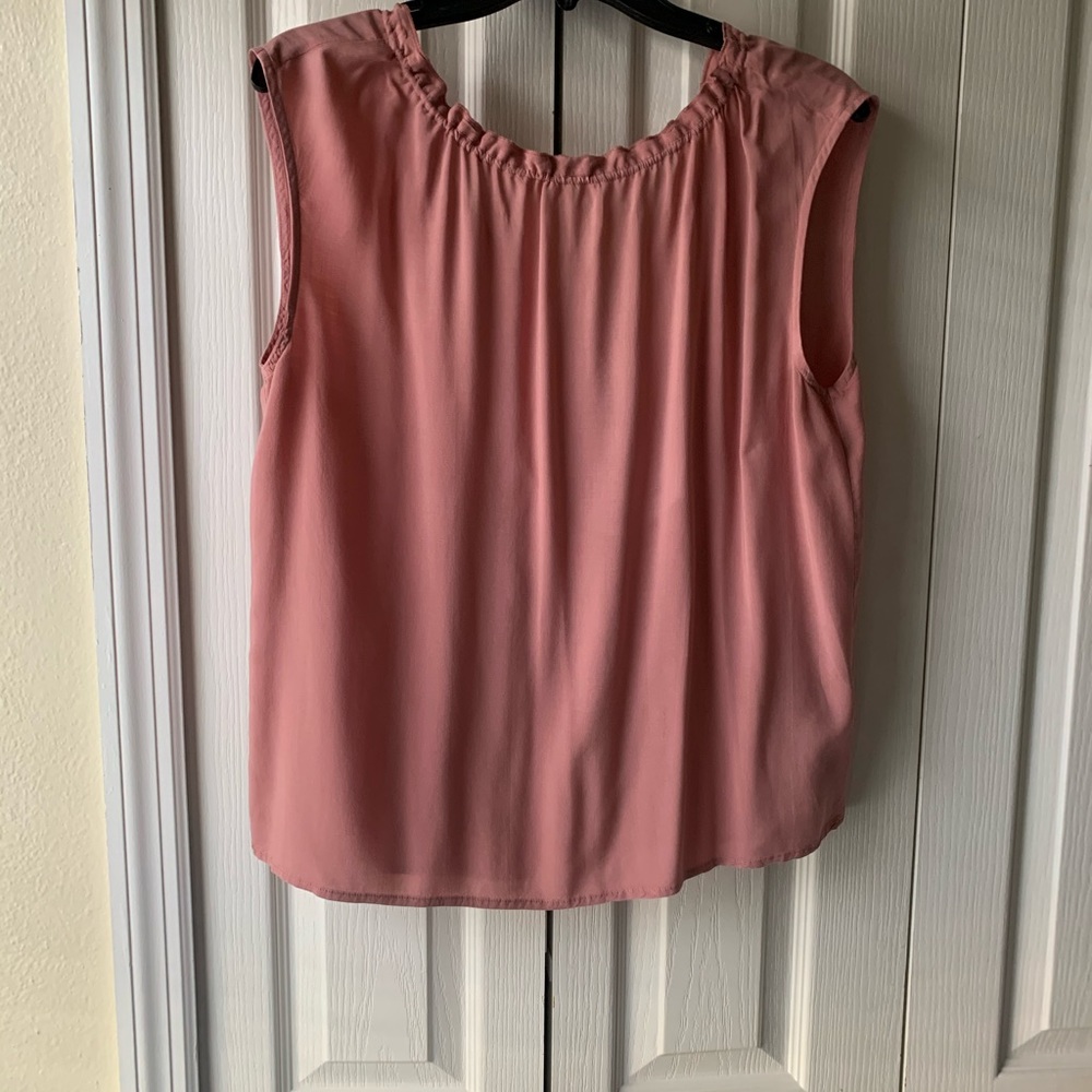 Velvet by Graham and Spencer sleeveless blouse in Dusky rose